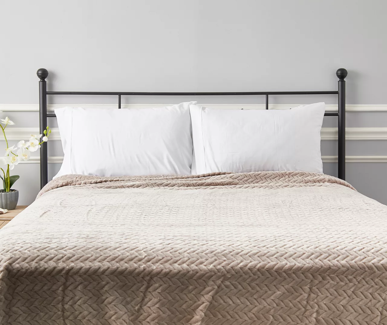 Tan Zigzag-Embossed Velvet Queen Blanket 5 Tan Zigzag-Embossed Velvet Queen Blanket - Image 5