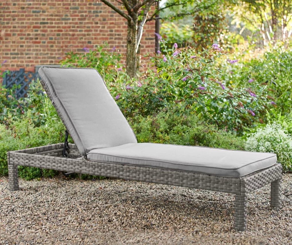 Broyhill Eagle Brooke All-Weather Wicker Cushioned Chaise Lounger 10 Broyhill Eagle Brooke All-Weather Wicker Cushioned Chaise Lounger - Image 10