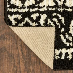 Broyhill Black & White Ornate Fascination Accent Rug 39 Broyhill Black & White Ornate Fascination Accent Rug -Broyhill 810557660 1