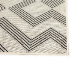 Broyhill Palermo White & Black Geometric Outdoor Area Rug 5 Broyhill Palermo White & Black Geometric Outdoor Area Rug -Broyhill 810586762 810586761 810586760 LawnNGarden Ecomm 090722 Roy A8 2