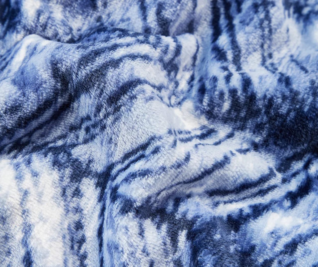 Blue & White Herringbone Twin/Full Plush Velvet Blanket 3 Blue & White Herringbone Twin/Full Plush Velvet Blanket - Image 3